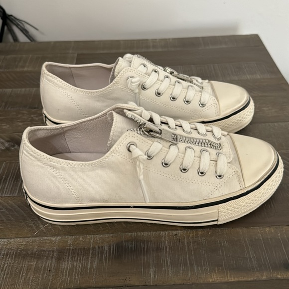 9/10 Condition - Picture 4 of 6